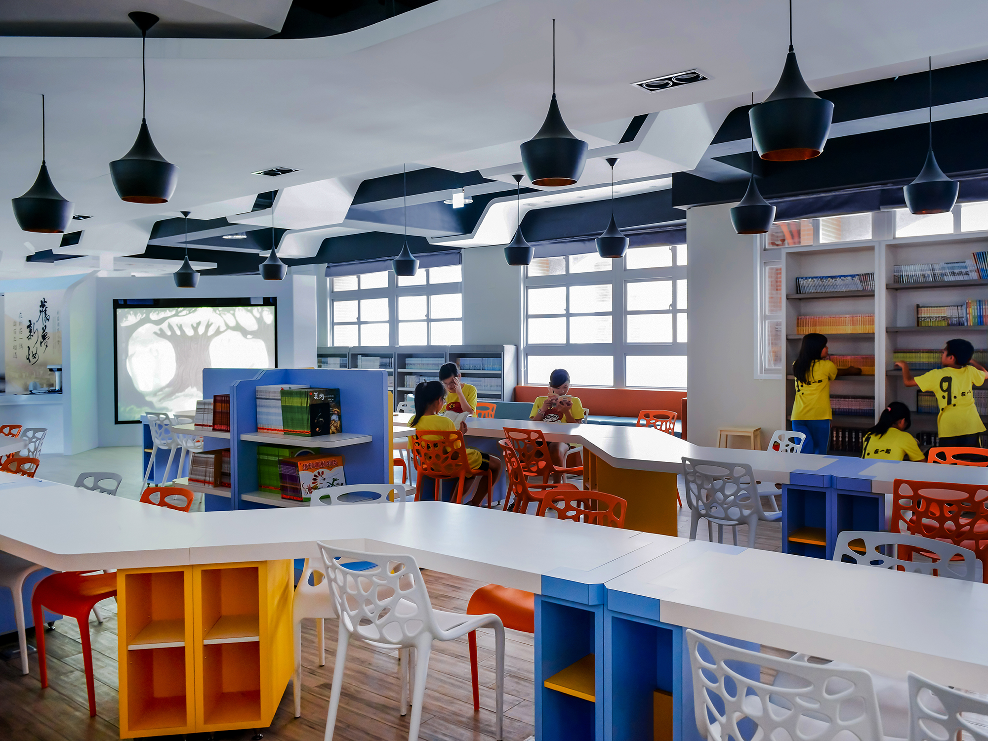 DIGITAL LEARNING CENTRE - Silver Winner - 2016 London Design Awards