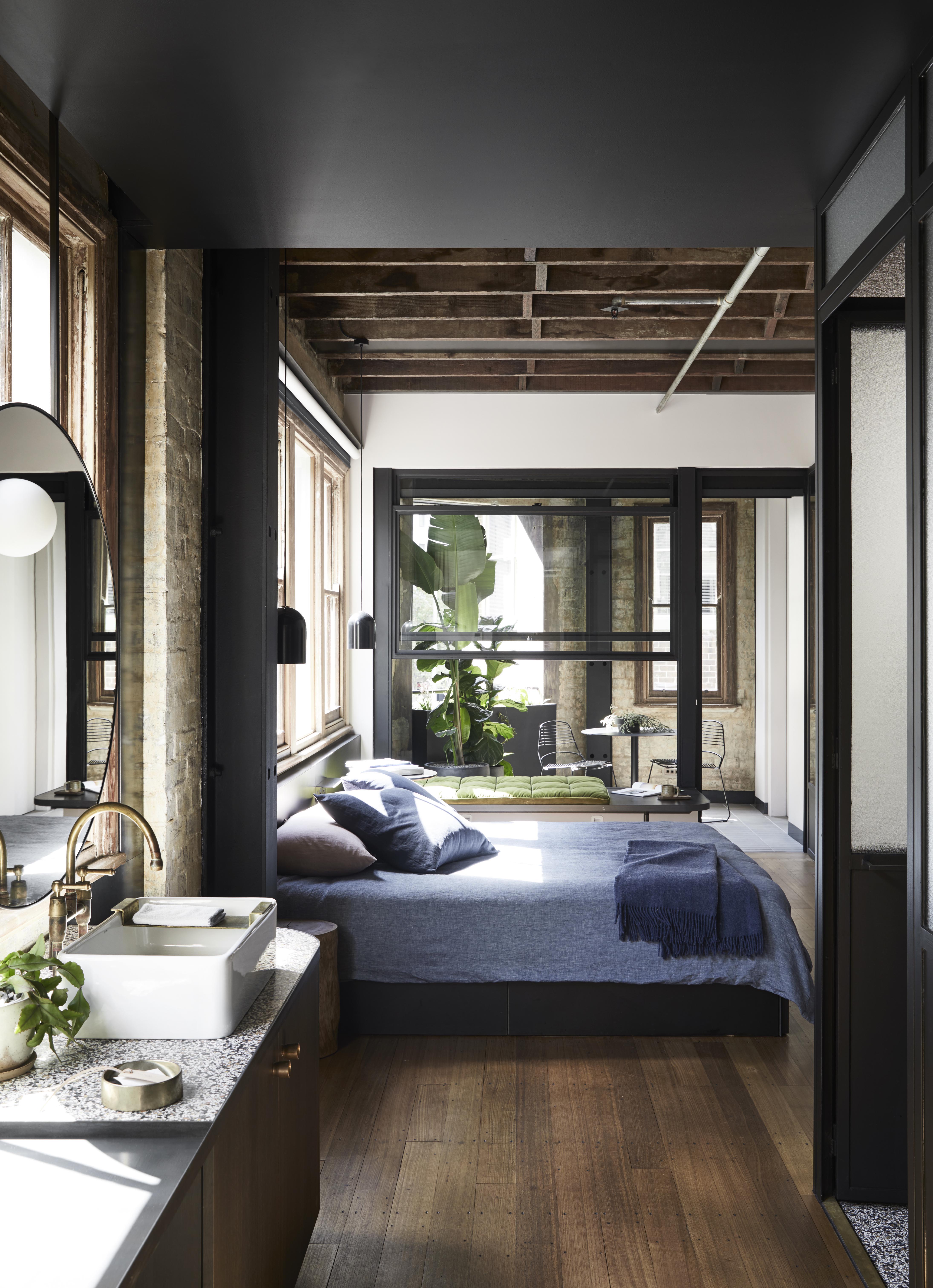 Paramount House Hotel